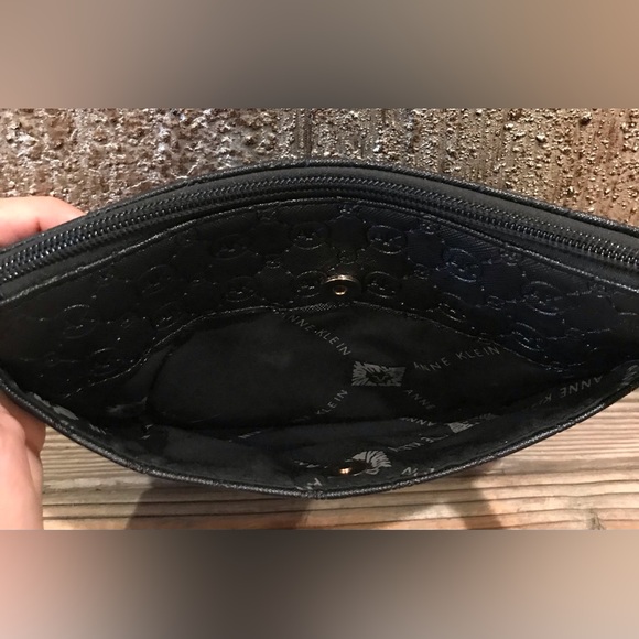 NWOT Anne Klein Black Logo Embossed Wristlet Wallet Clutch Bag - Picture 8 of 14